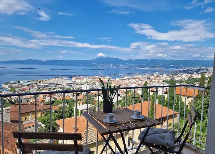 Sea View With Free Parking Apartman