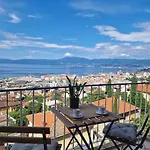 Sea View With Free Parking Apartment
