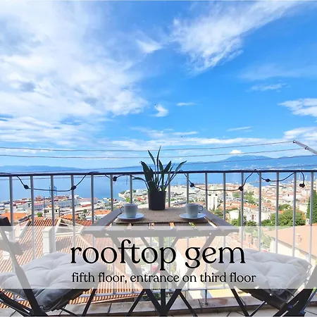 Sea View With Free Parking Apartment